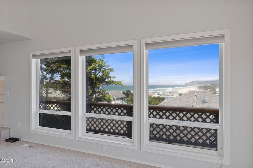 VIEWS, VIEWS, VIEWS - OCEAN, SURF, SAND &amp; CITY LIGHTS! Stunning - photo 8