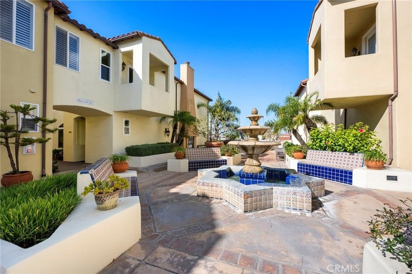 Fabulous location in downtown Huntington Beach-just 2 blocks to - photo 6