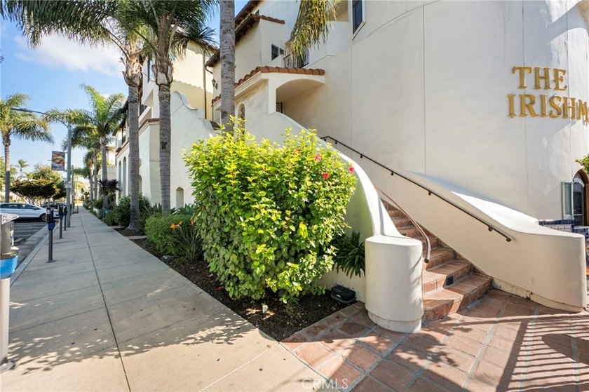 Fabulous location in downtown Huntington Beach-just 2 blocks to - photo 7
