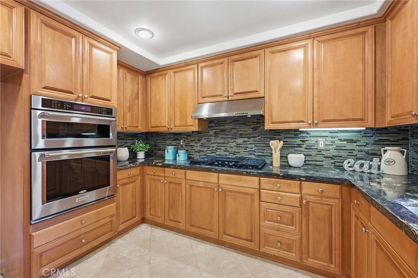 Fabulous location in downtown Huntington Beach-just 2 blocks to - photo 9