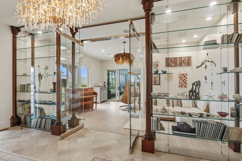 An exquisite custom estate where luxury, function, and serenity - photo 10