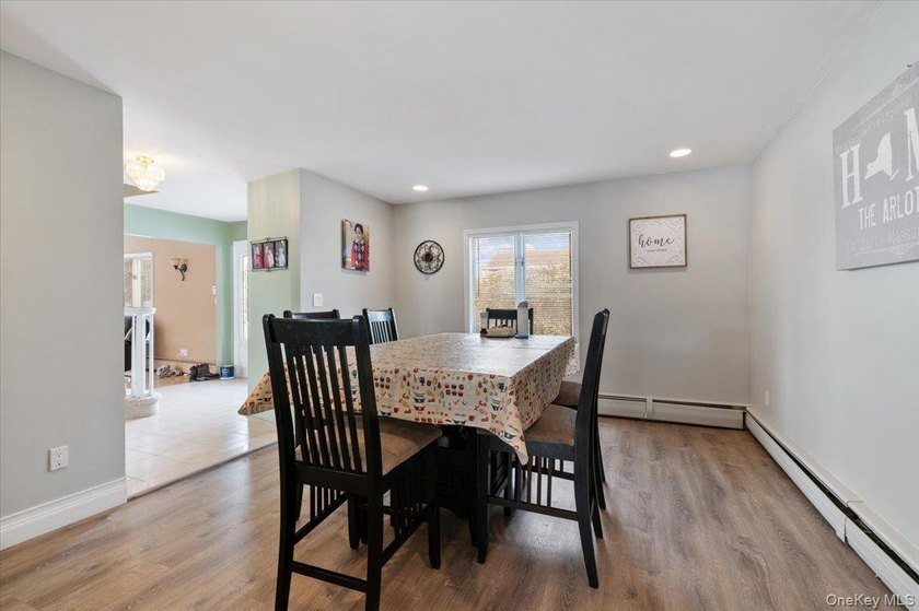 Welcome to 5 Lafayette Place in the heart of Massapequa Shores - - photo 10