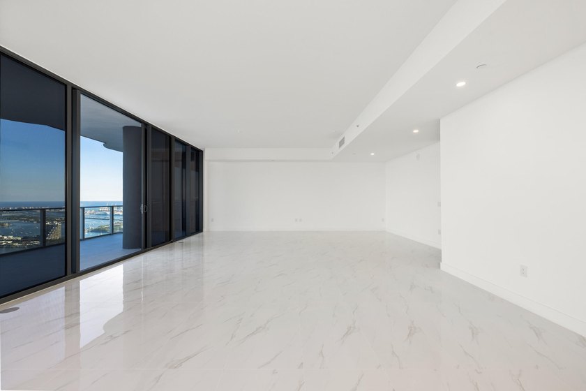Bring all offers, Motivated Seller! Welcome to the Mansion in - photo 11