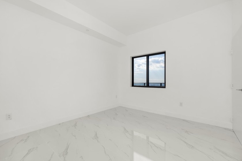 Bring all offers, Motivated Seller! Welcome to the Mansion in - photo 12