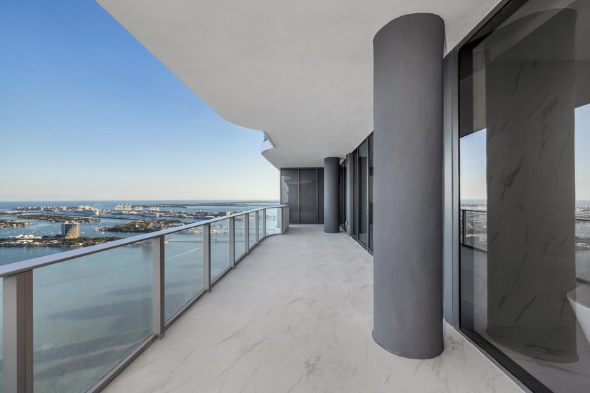 Bring all offers, Motivated Seller! Welcome to the Mansion in - photo 14