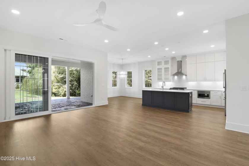 Prestigious New Construction in Landfall! This impressive Bay - photo 23