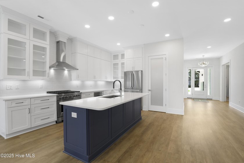 Prestigious New Construction in Landfall! This impressive Bay - photo 25