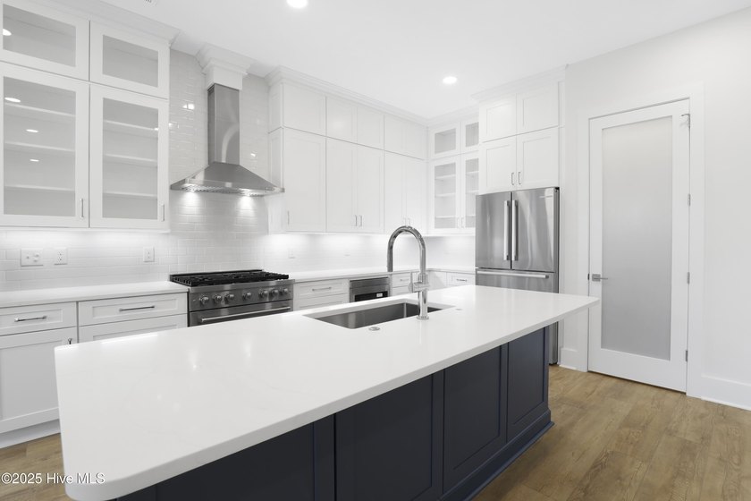 Prestigious New Construction in Landfall! This impressive Bay - photo 28