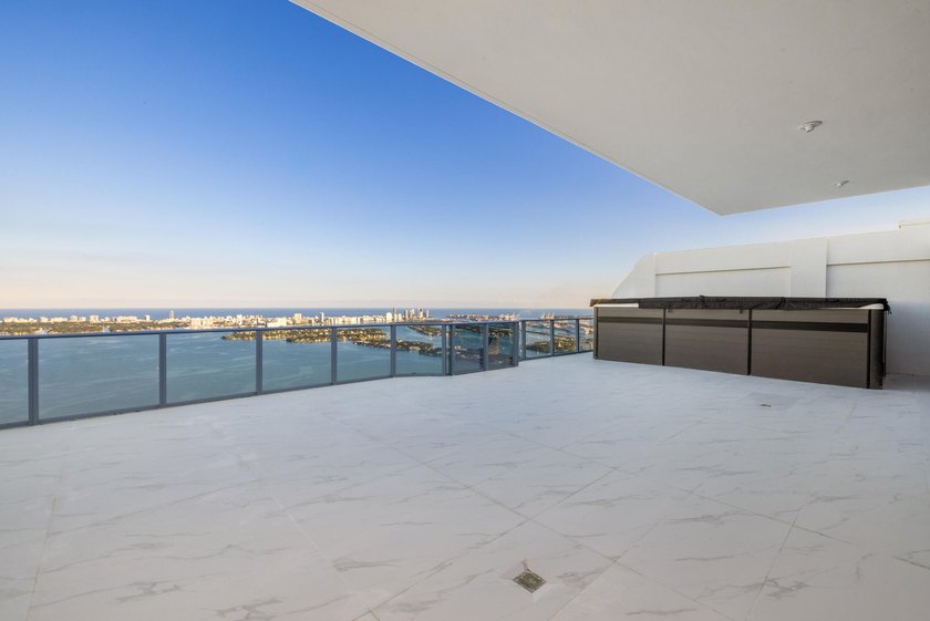 Bring all offers, Motivated Seller! Welcome to the Mansion in - photo 39
