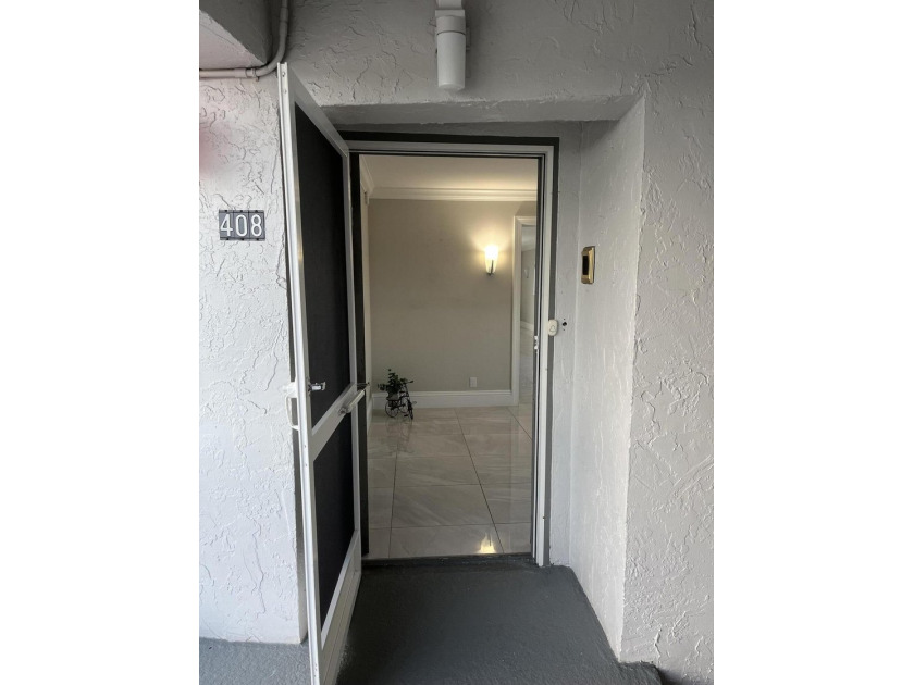 Gorgeous Marina and Coastal Views! 2 Bedroom and 1/2 (1/2 can be - photo 5