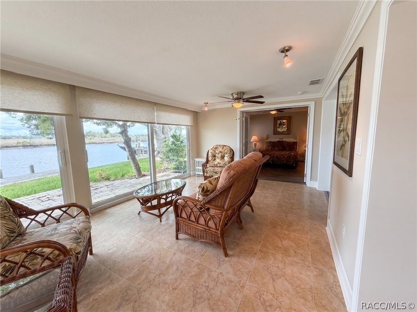 This lovely waterfront, remodeled, fully furnished, end unit - photo 13