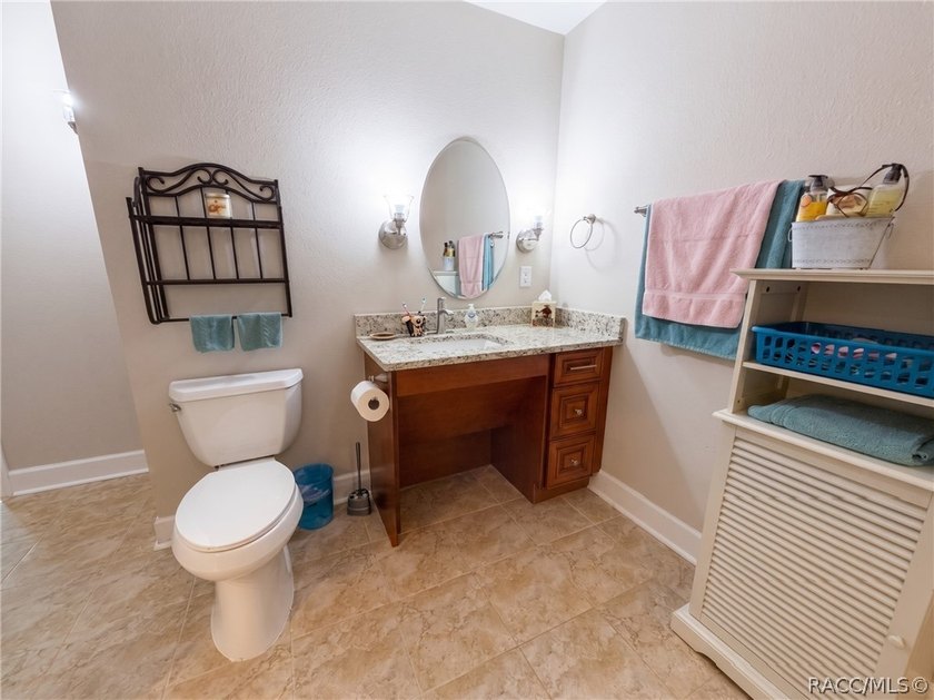 This lovely waterfront, remodeled, fully furnished, end unit - photo 21