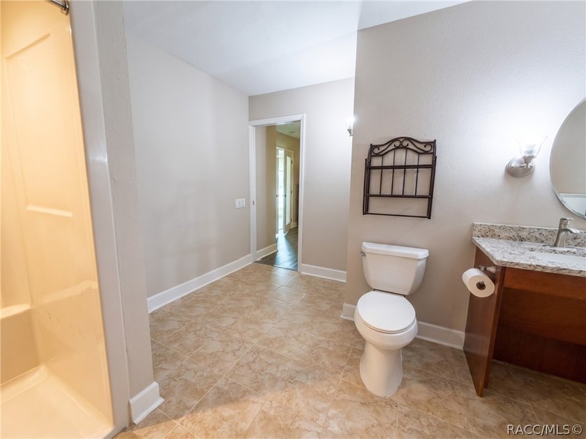 This lovely waterfront, remodeled, fully furnished, end unit - photo 22