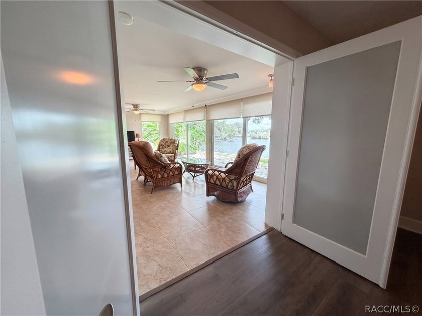 This lovely waterfront, remodeled, fully furnished, end unit - photo 23