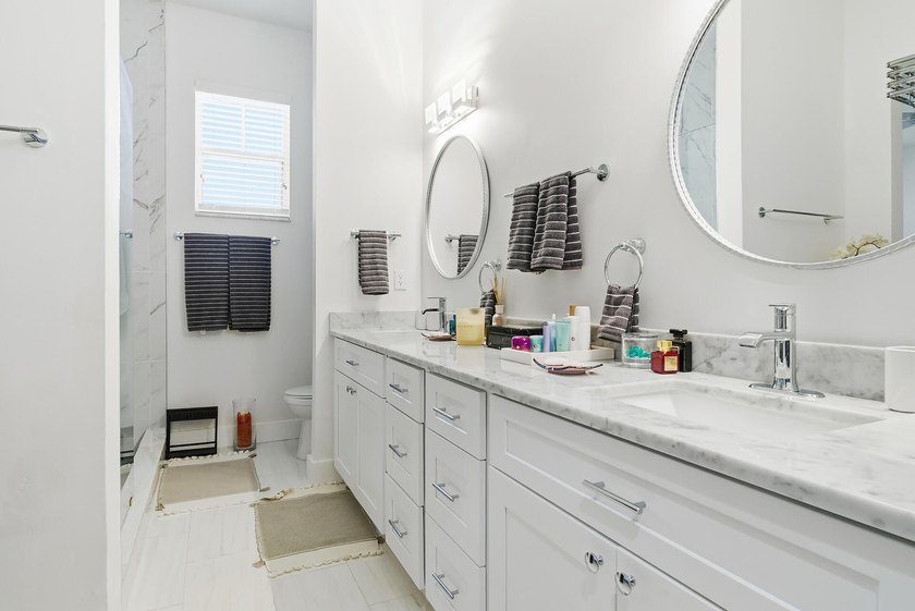 Beautifully renovated two-story residence in the gated CitySide - photo 25