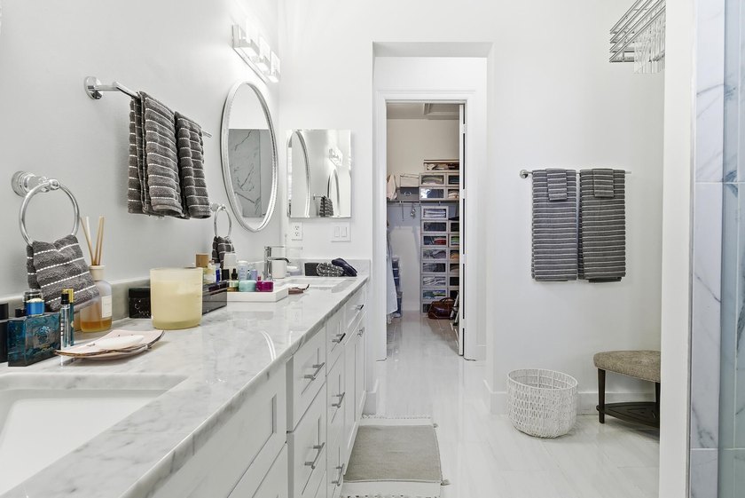Beautifully renovated two-story residence in the gated CitySide - photo 26