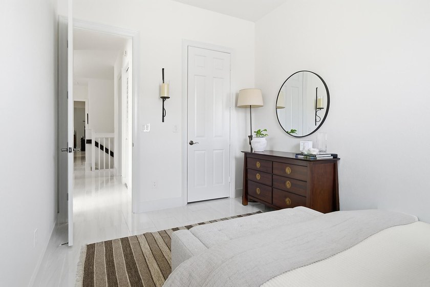 Beautifully renovated two-story residence in the gated CitySide - photo 29
