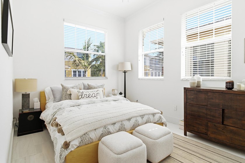 Beautifully renovated two-story residence in the gated CitySide - photo 32