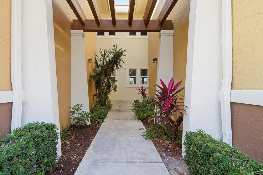 Beautifully renovated two-story residence in the gated CitySide - photo 37
