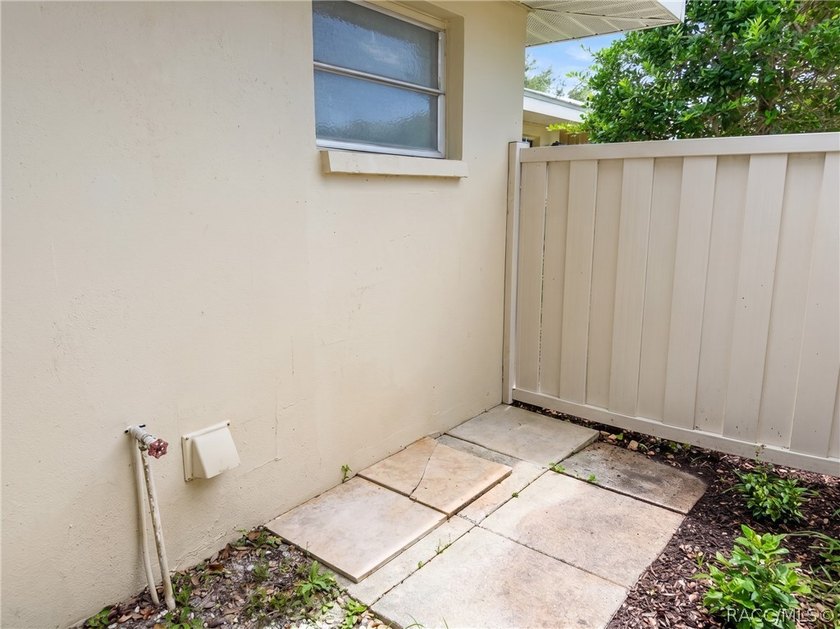 This lovely waterfront, remodeled, fully furnished, end unit - photo 43