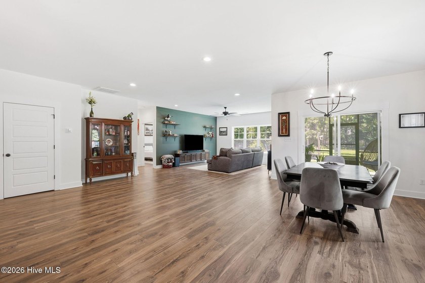 Discover the Oriental Plan, a thoughtfully designed builder's - photo 17
