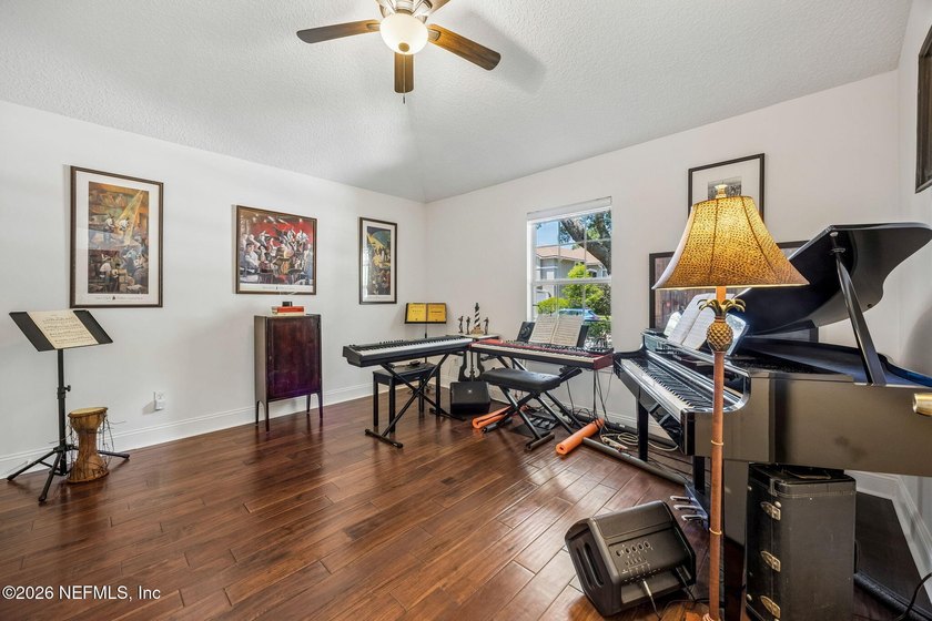 Welcome to North Hampton living at its finest! This beautifully - photo 22