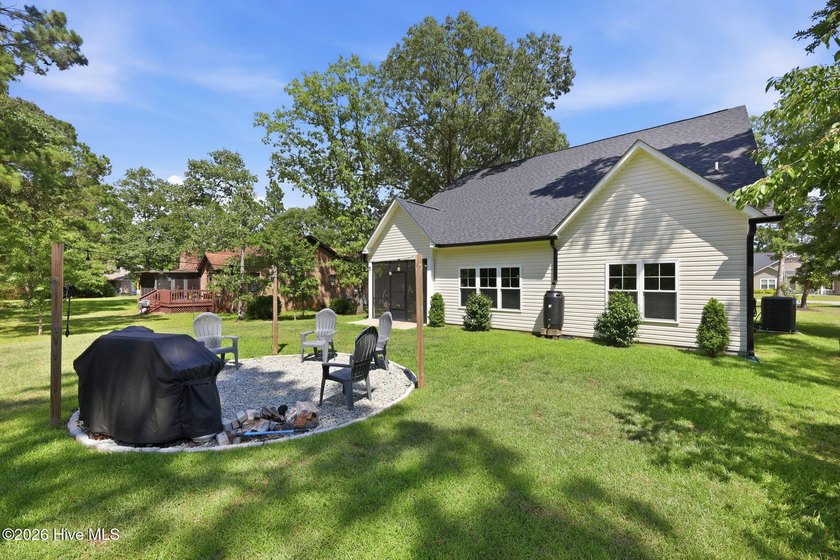 Discover the Oriental Plan, a thoughtfully designed builder's - photo 43