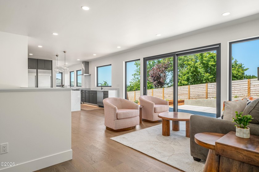 Just completed new construction, this modern residence blends - photo 6