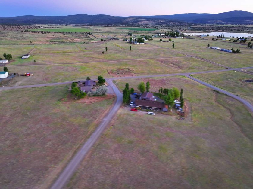 This is a rare lake unit 4 lot will power, water and sewer - photo 6