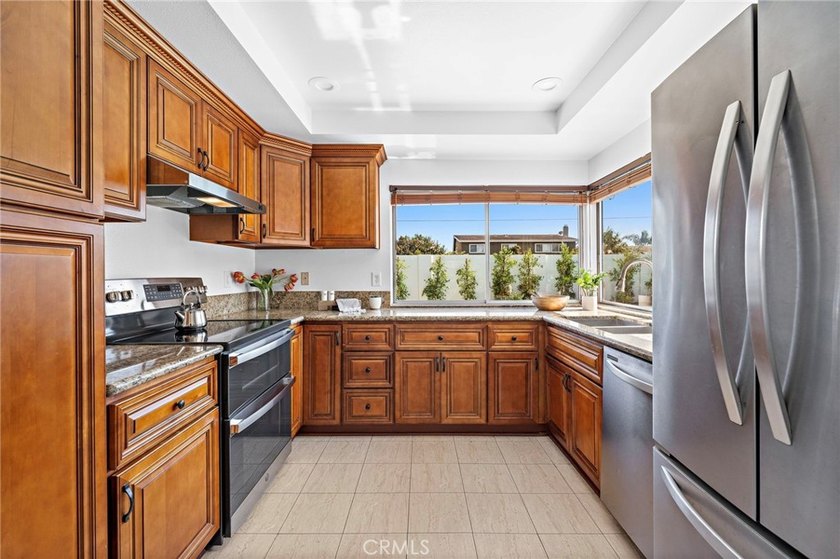 Discover the South Huntington Beach lifestyle in this recently - photo 11