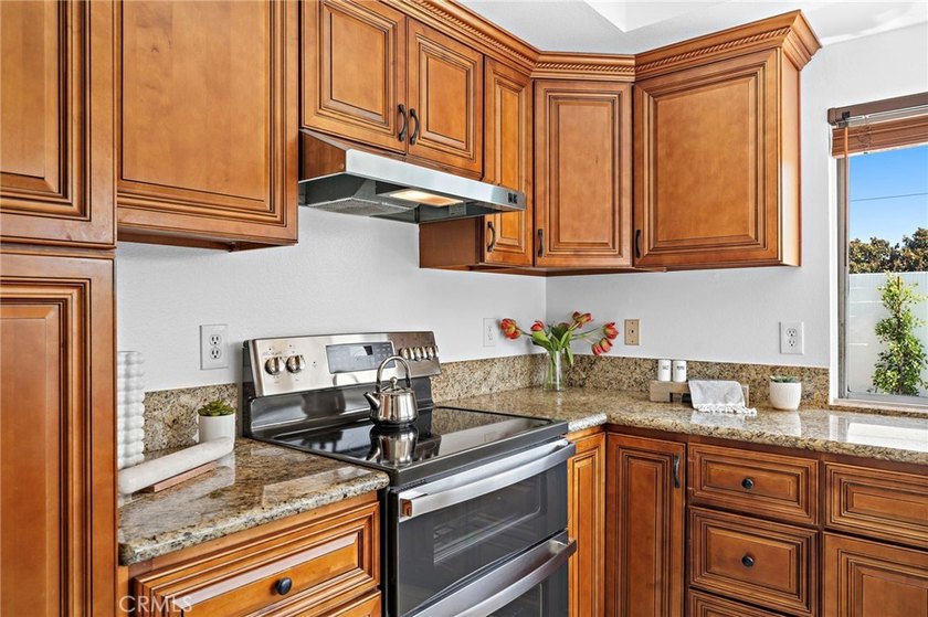 Discover the South Huntington Beach lifestyle in this recently - photo 12