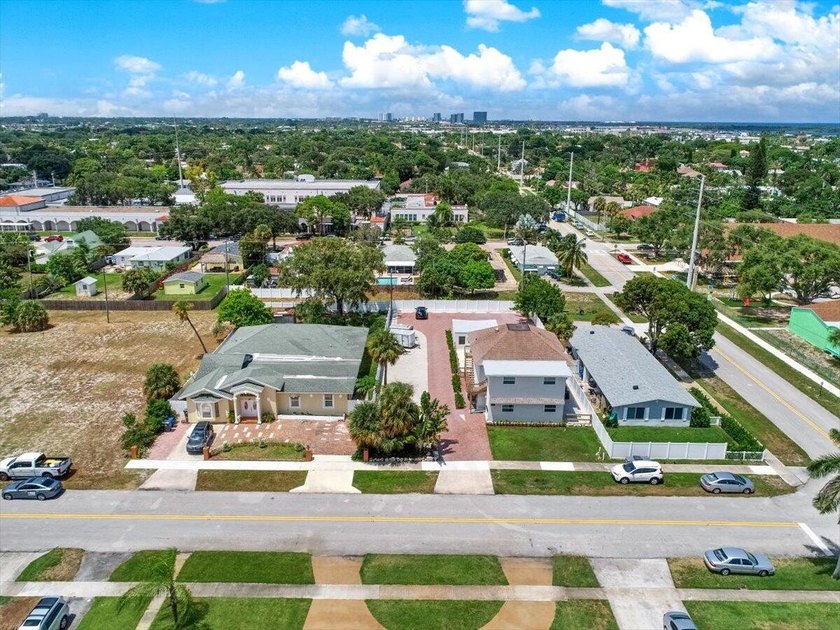 Discover this exceptional 5-unit apartment property, a rare - photo 35