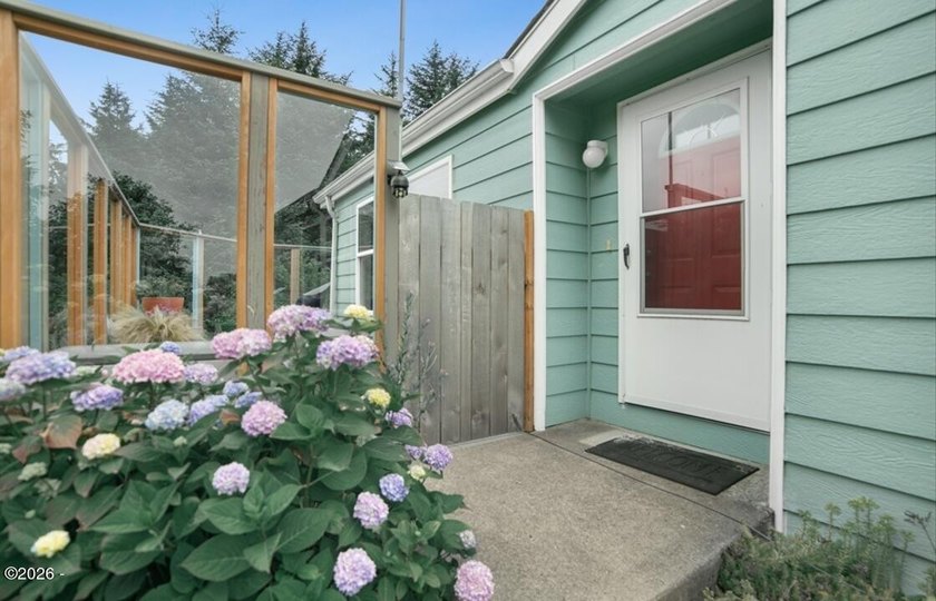 Stunning manufactured home WITH OCEAN VIEWS in a lovely - photo 8