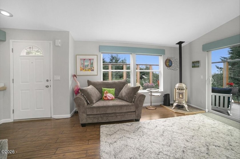 Stunning manufactured home WITH OCEAN VIEWS in a lovely - photo 9