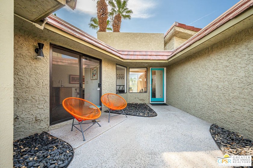 Resort Style Living at Cathedral Canyon Country Club! This light - photo 33