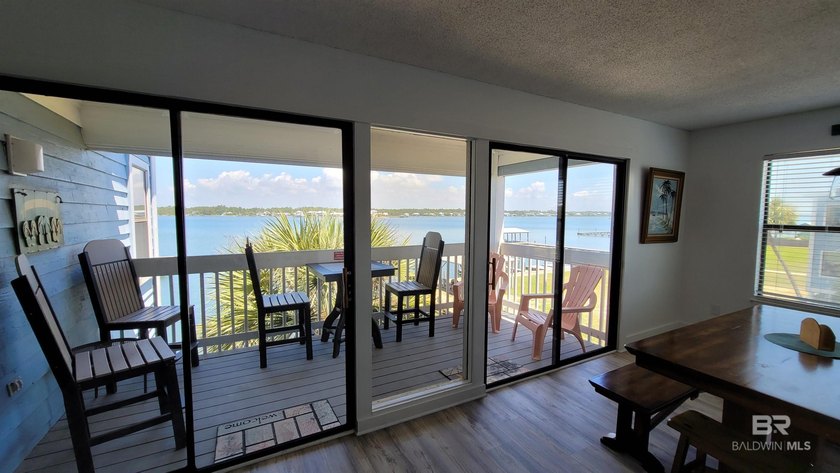 Price Adjustment!! Schedule your tour today! Newly Renovate with - photo 6