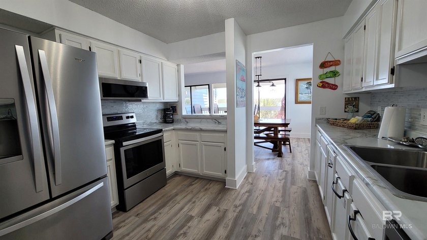 Price Adjustment!! Schedule your tour today! Newly Renovate with - photo 10