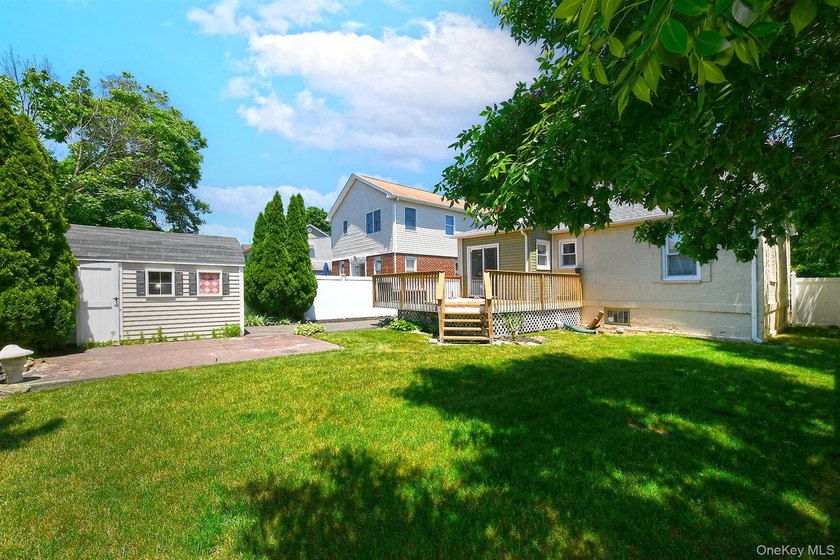 Welcome to this beautifully updated Cape Cod situated on a - photo 27