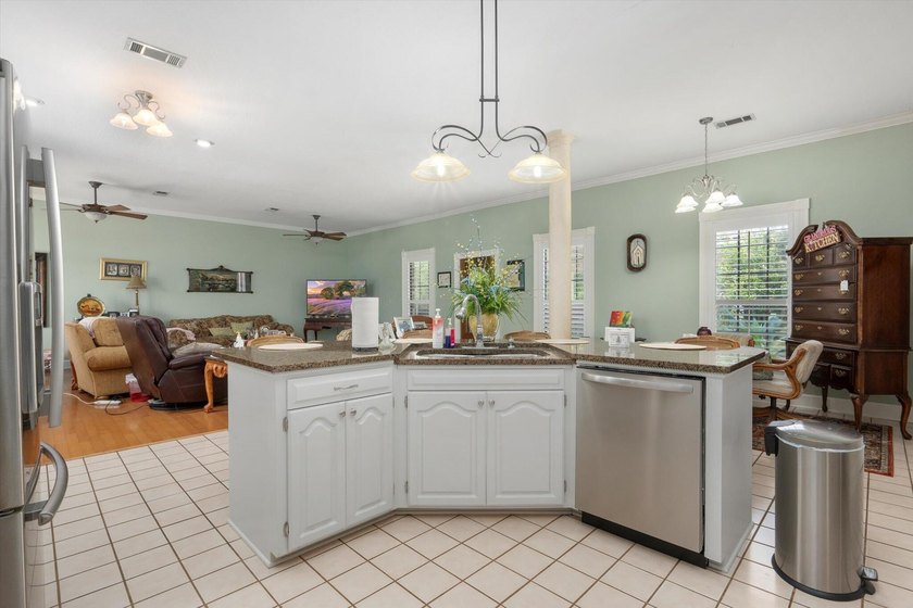 Welcome to 51 Lakeside Drive in Columbia, Mississippi--a - photo 20