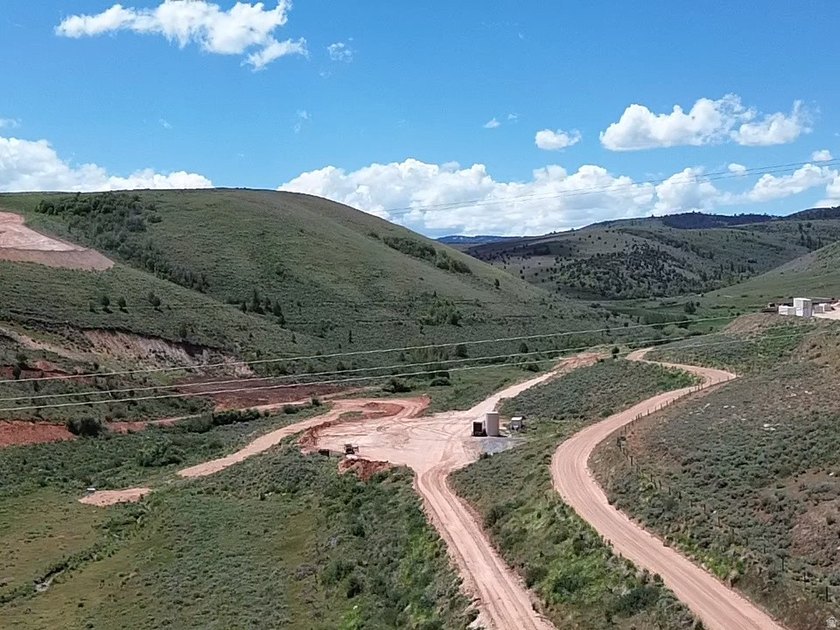 Exceptional opportunity to acquire a 59.25-acre aggregate - photo 10