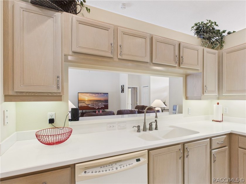 Welcome to Florida living in this well maintained 3 bedroom 2 - photo 18