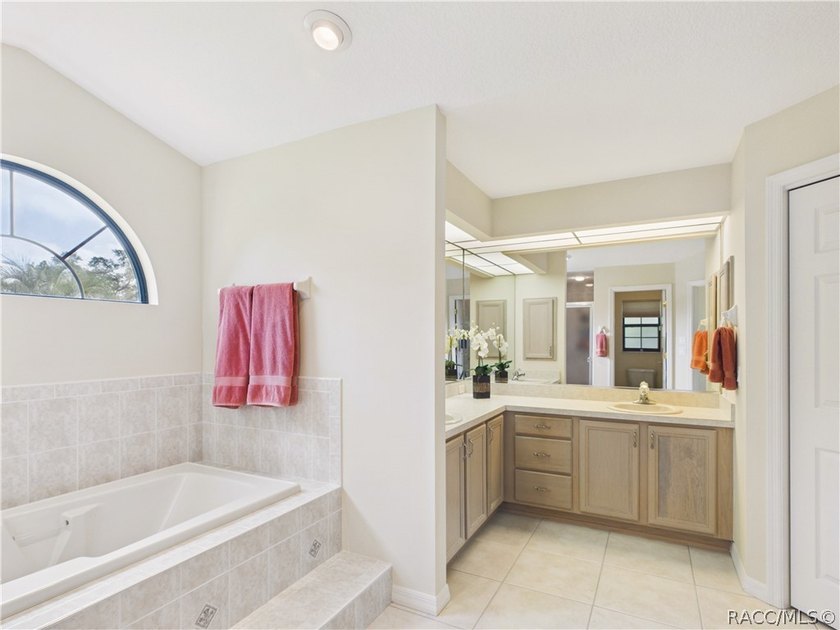 Welcome to Florida living in this well maintained 3 bedroom 2 - photo 31