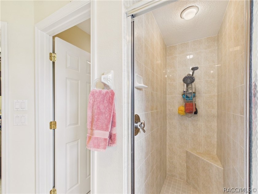 Welcome to Florida living in this well maintained 3 bedroom 2 - photo 32