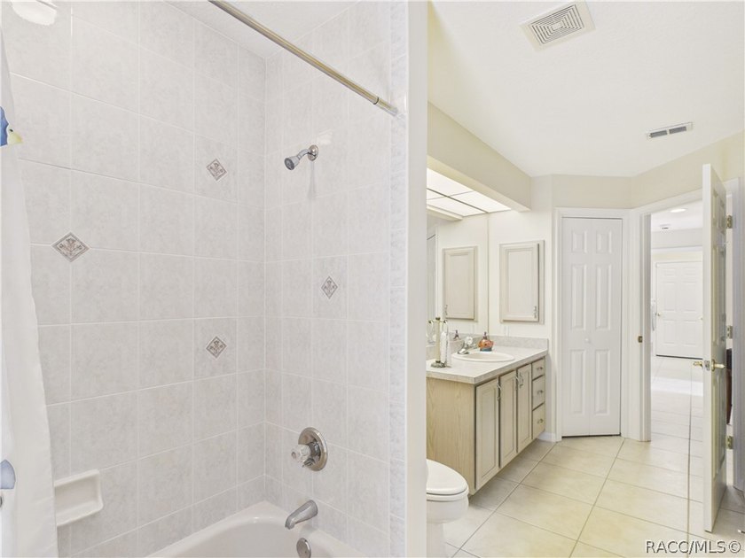 Welcome to Florida living in this well maintained 3 bedroom 2 - photo 41