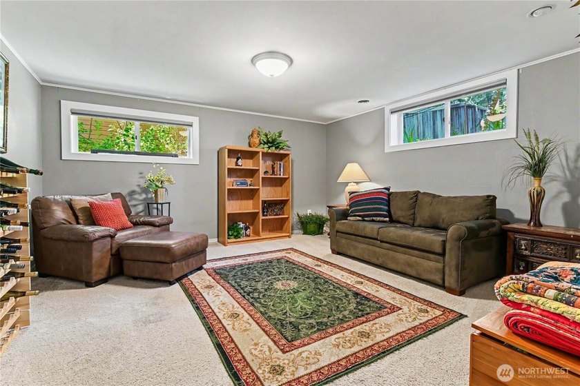 Enjoy breathtaking views of the sound &amp; Mt. Rainier, with a - photo 27