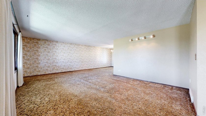 Beautiful Ranch Home on 4.86 Acres. Offering comfort - photo 4