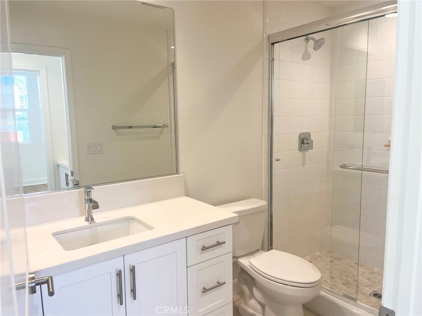 Brand new home within 15 minutes from the beach. This two level - photo 6
