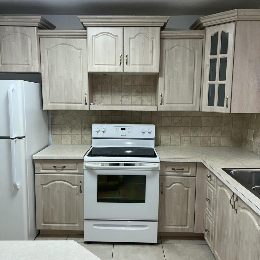 Welcome to easy Florida living in this bright, very clean - photo 7