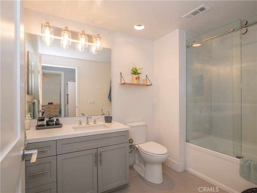 Tucked away in South Redondo, One South is a luxury - photo 12