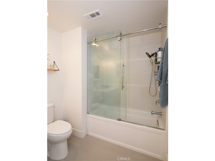 Tucked away in South Redondo, One South is a luxury - photo 13
